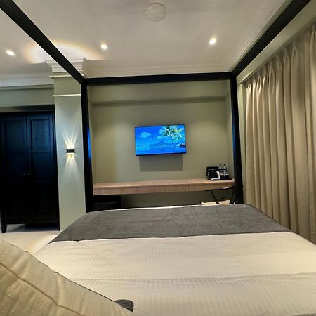 Hotel Mumbai House, Malad Luaran gambar