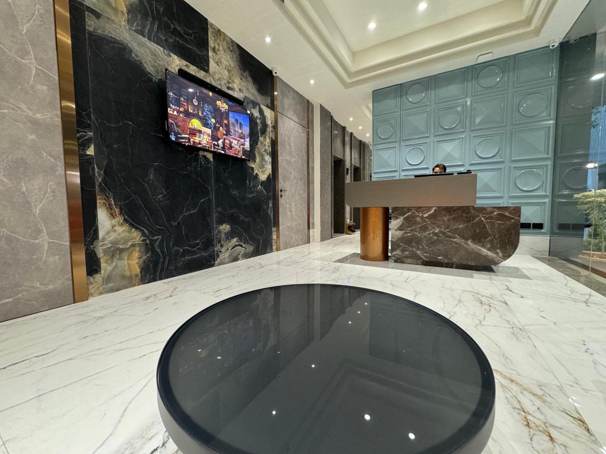 Hotel Mumbai House, Malad Luaran gambar