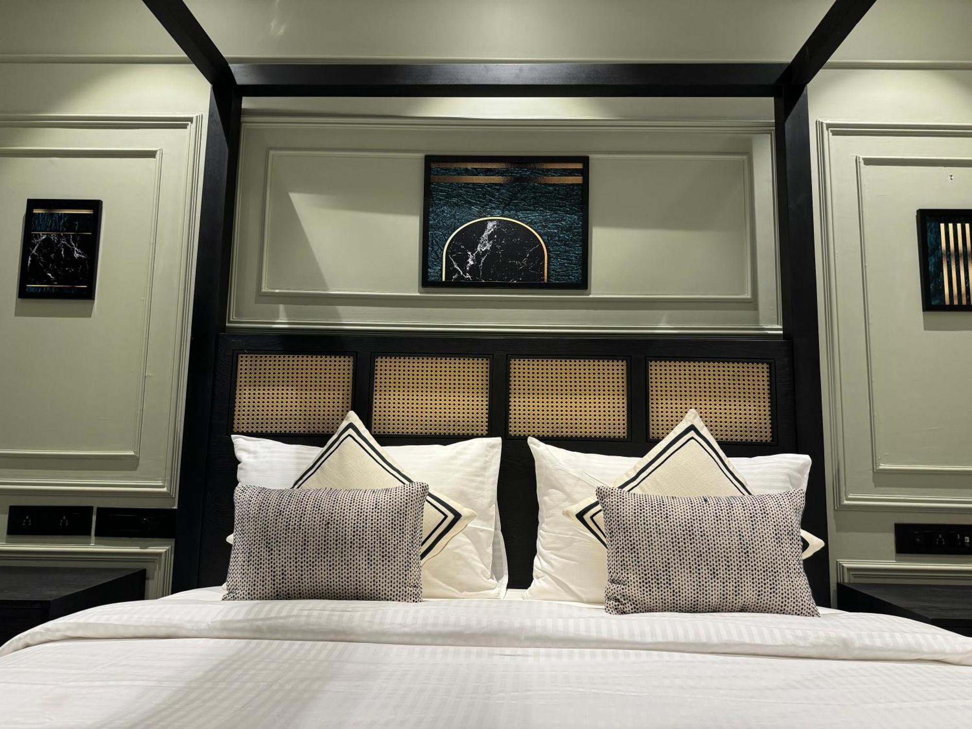 Hotel Mumbai House, Malad Luaran gambar