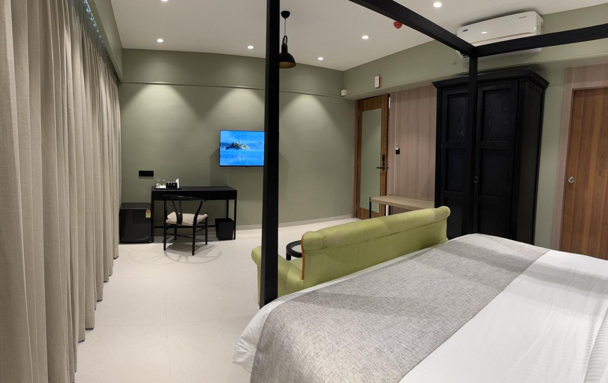 Hotel Mumbai House, Malad Luaran gambar