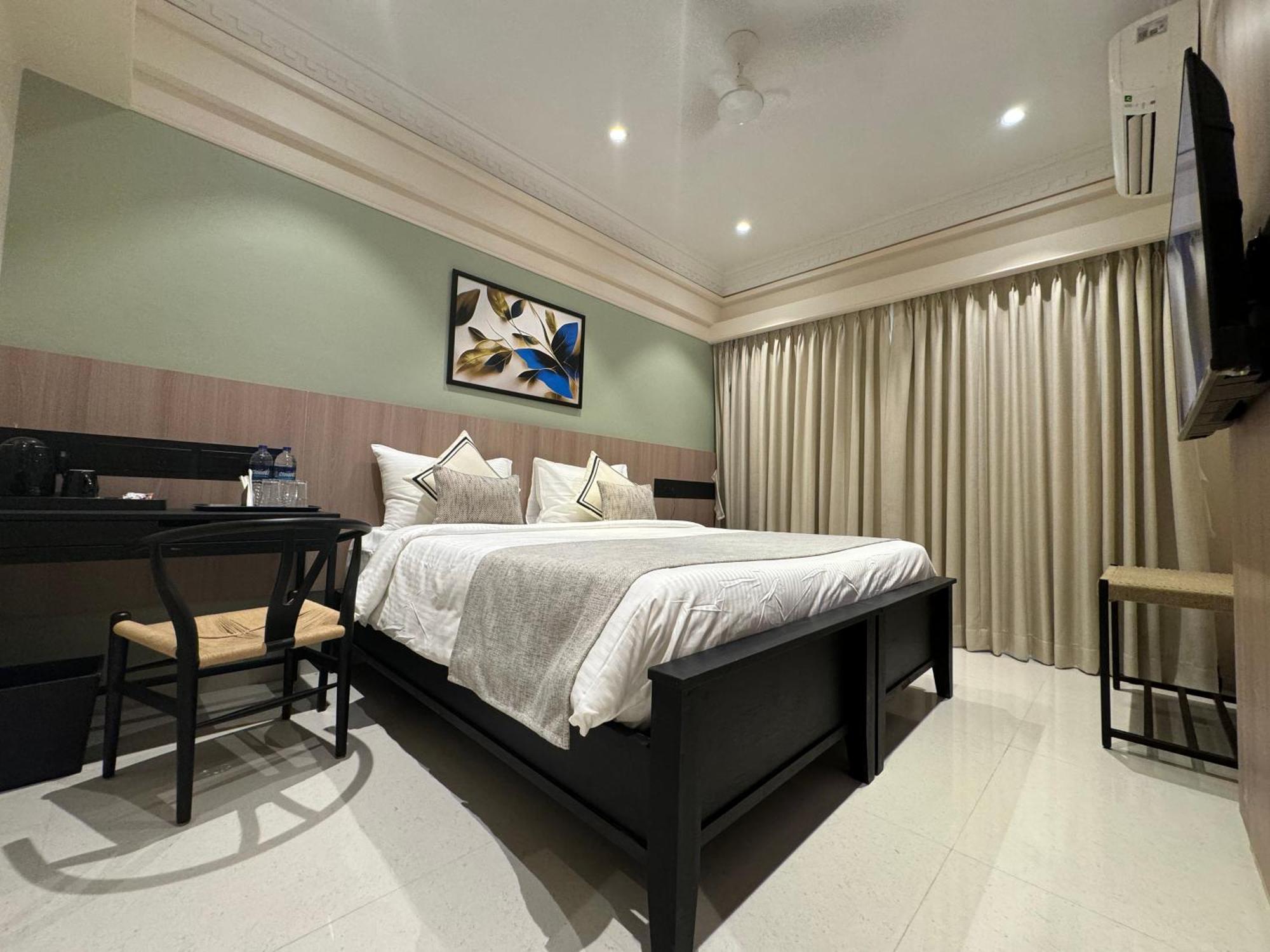 Hotel Mumbai House, Malad Luaran gambar