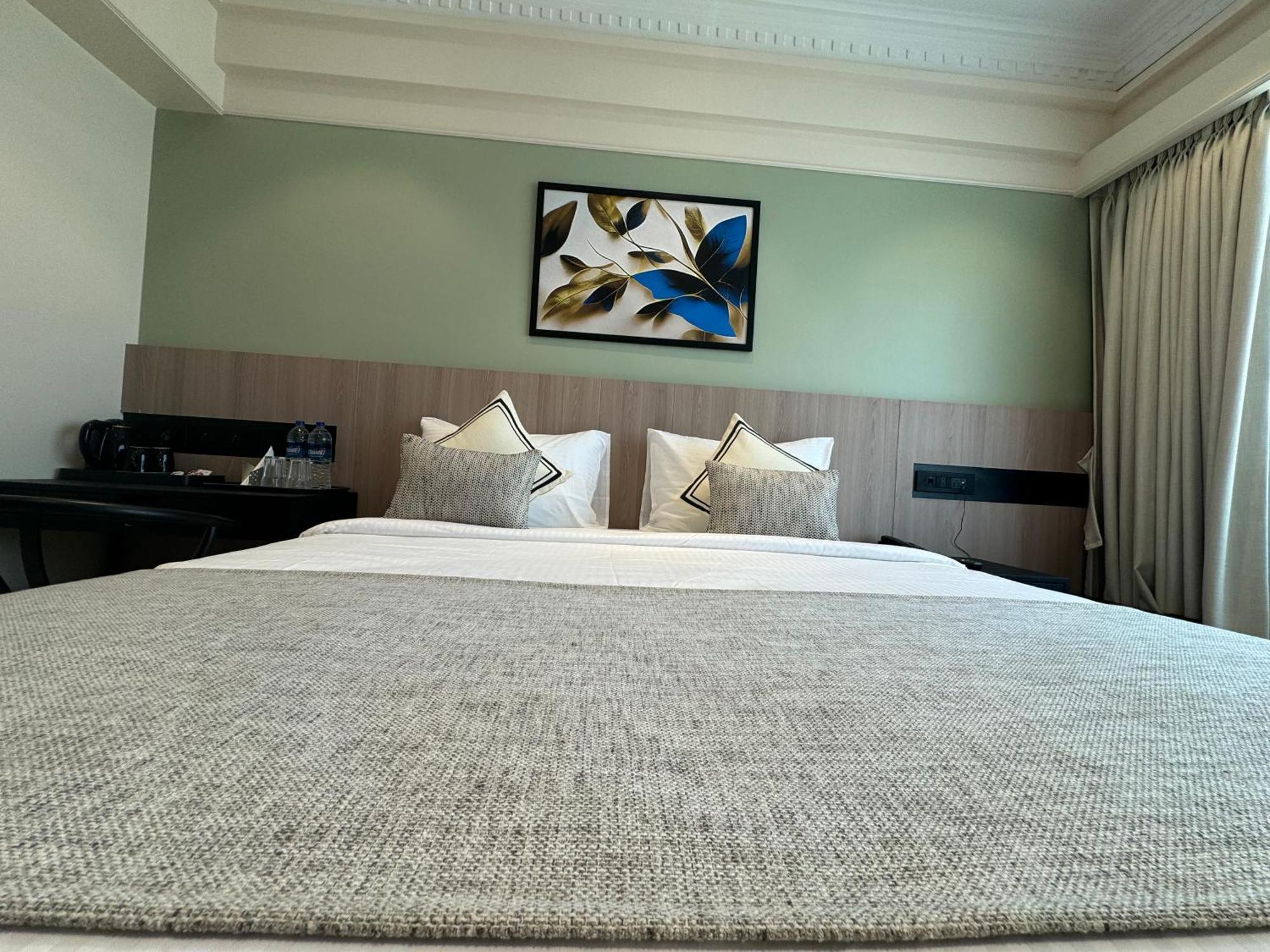 Hotel Mumbai House, Malad Luaran gambar