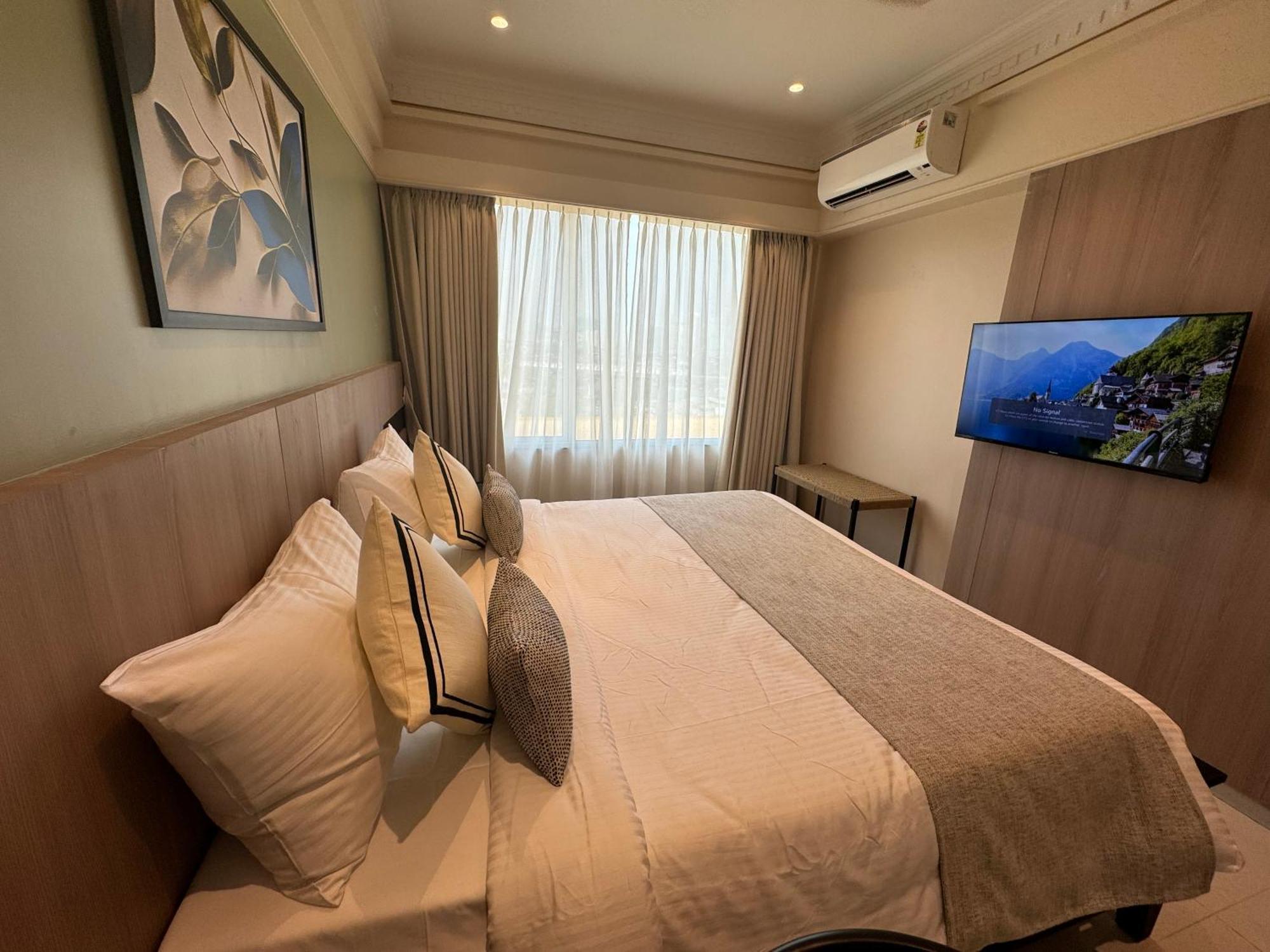 Hotel Mumbai House, Malad Luaran gambar