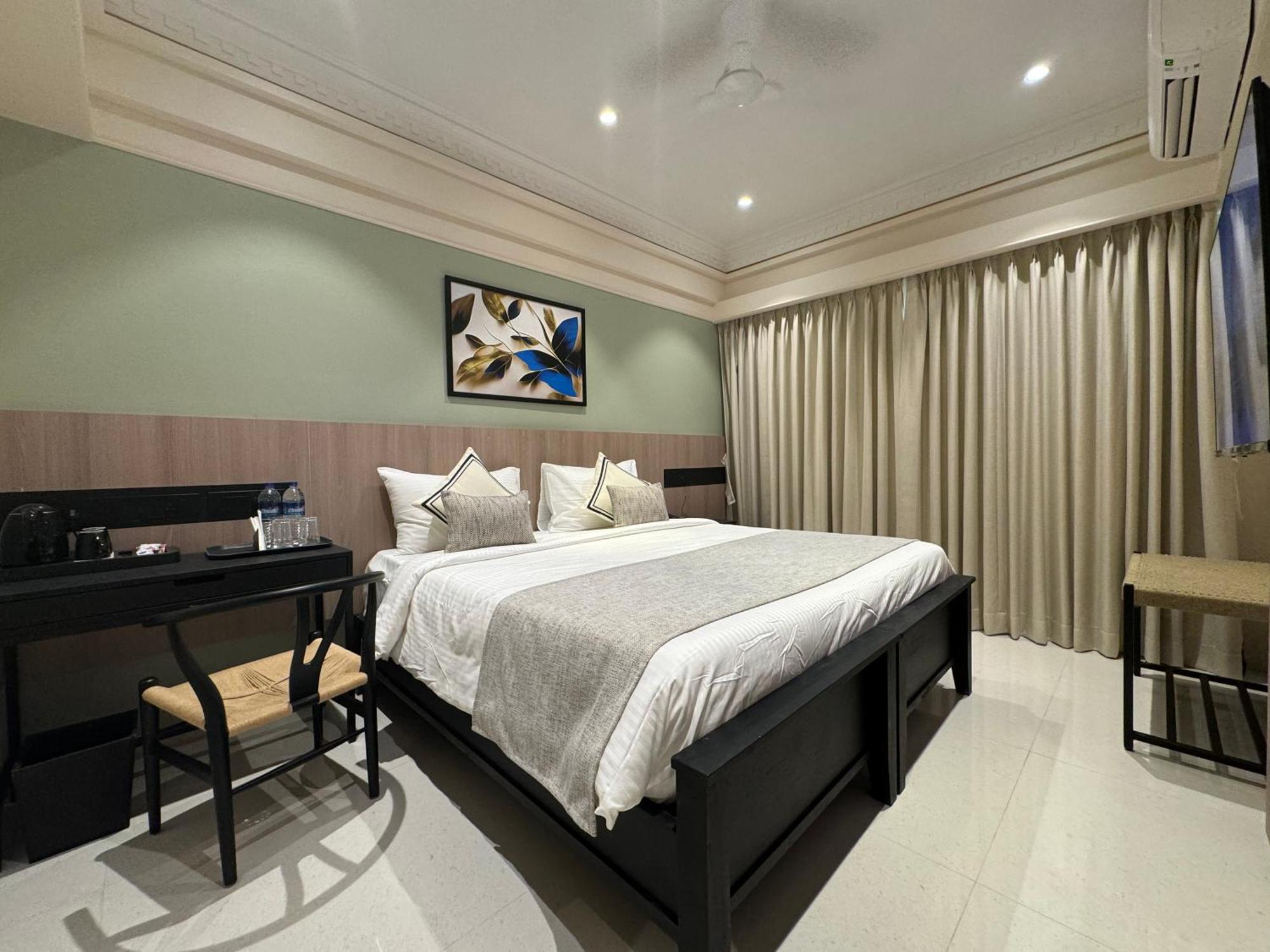 Hotel Mumbai House, Malad Luaran gambar