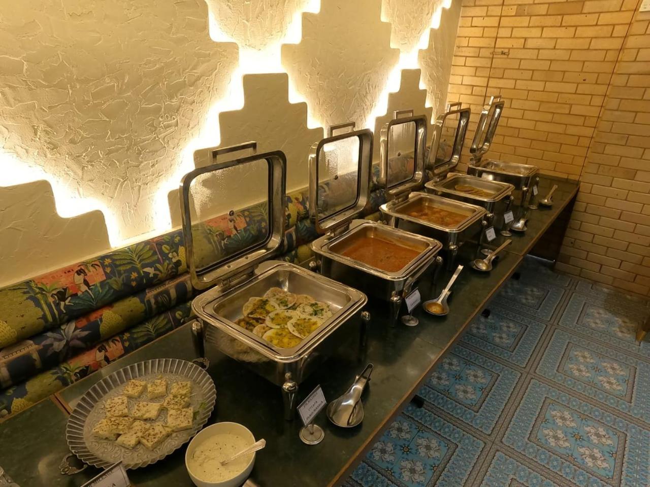 Hotel Mumbai House, Malad Luaran gambar